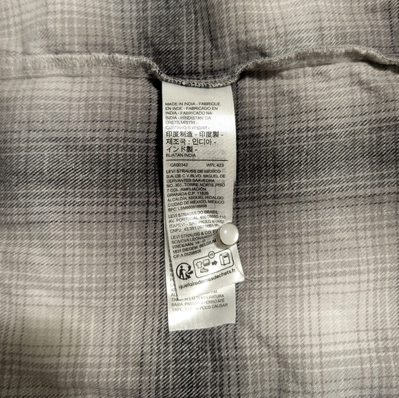 Levis Dylan Western Shirt Womens Small Relaxed Fit Gray Plaid Flannel Pearl Snap - Picture 5 of 10